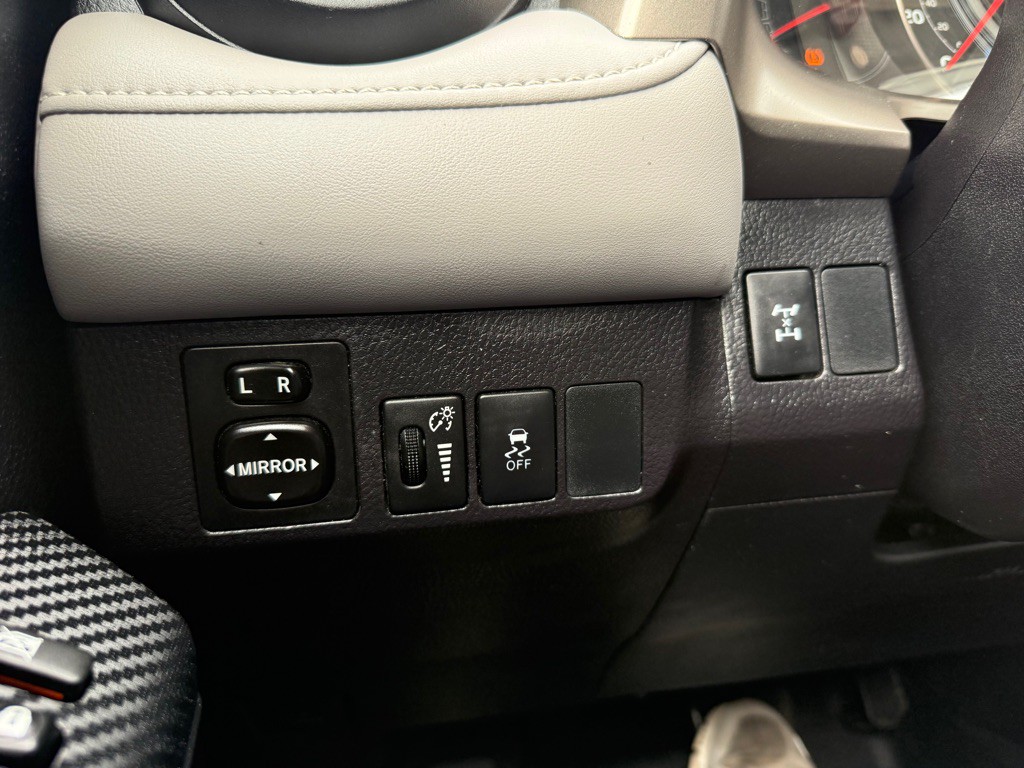 2015 Toyota Rav4 Image 18