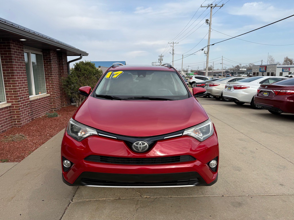 2017 Toyota Rav4 Image 2