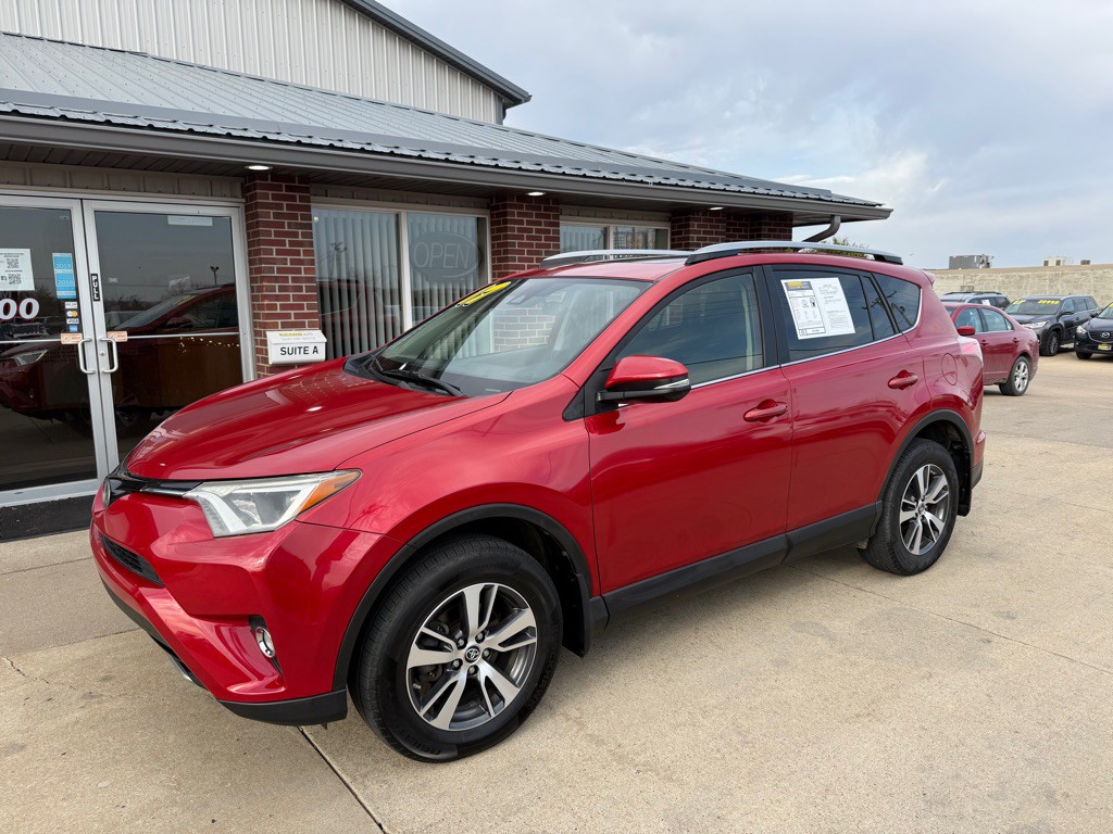 2017 Toyota Rav4 Image 3