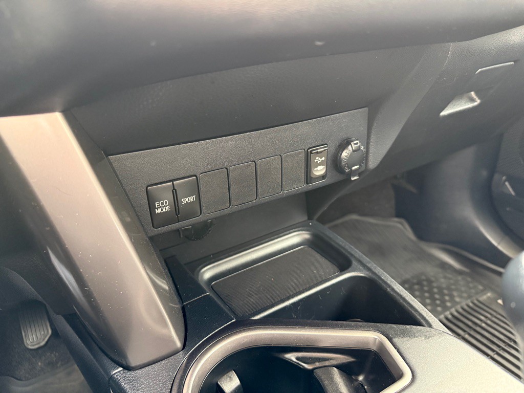2017 Toyota Rav4 Image 14