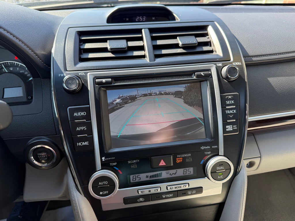 2014 Toyota Camry Image 13