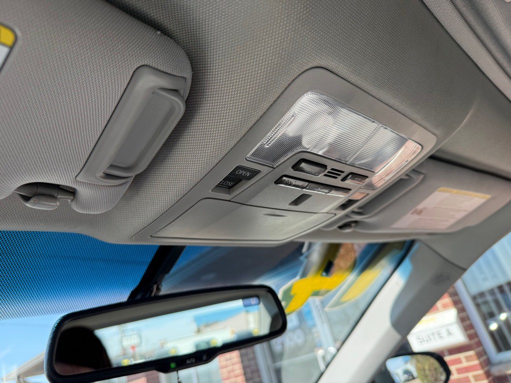 2014 Toyota Camry Image 15