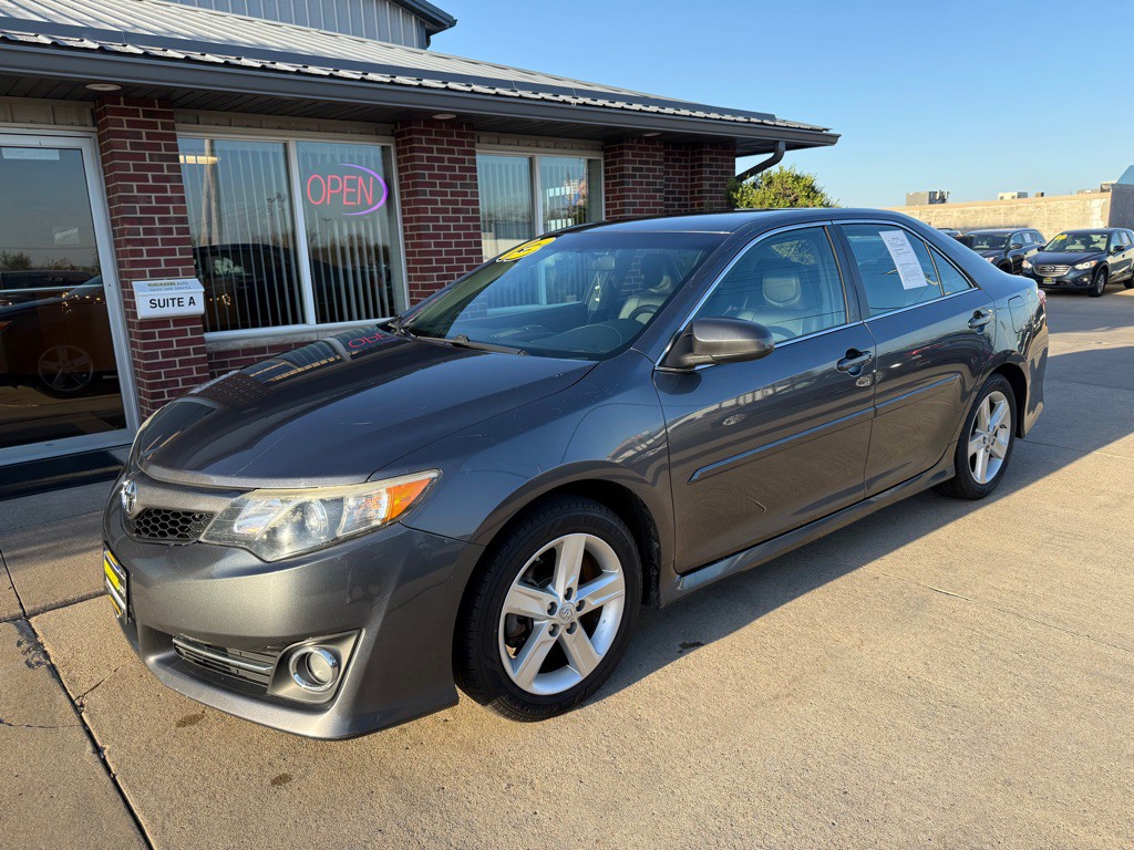 2013 Toyota Camry Image 3