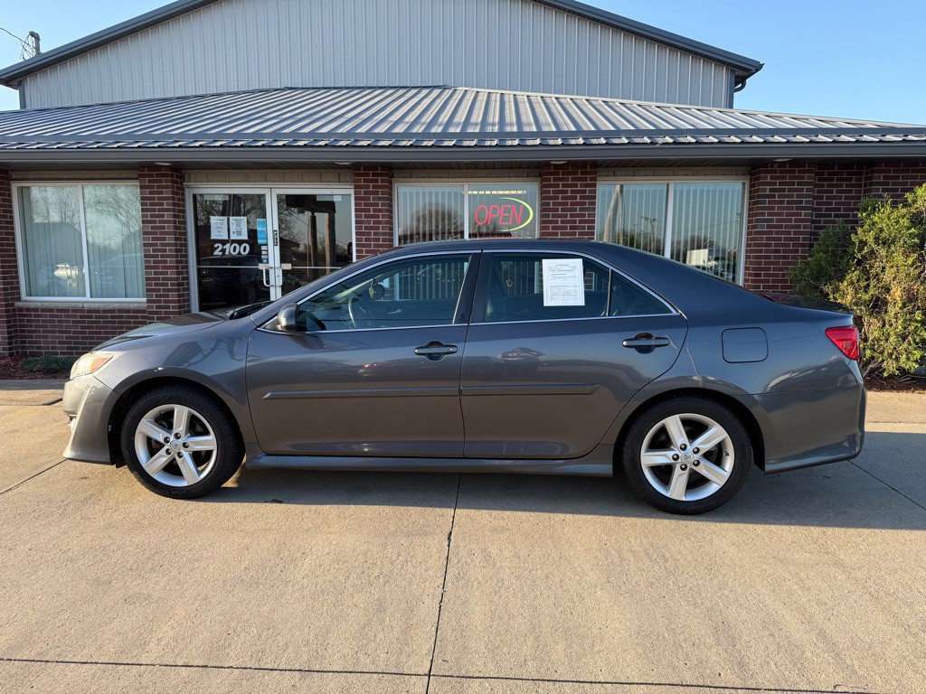 2013 Toyota Camry Image 4