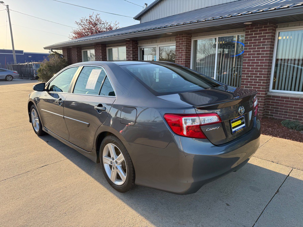 2013 Toyota Camry Image 5