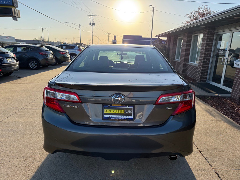 2013 Toyota Camry Image 6