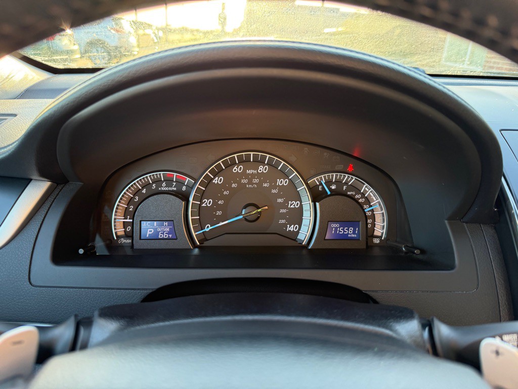 2013 Toyota Camry Image 11