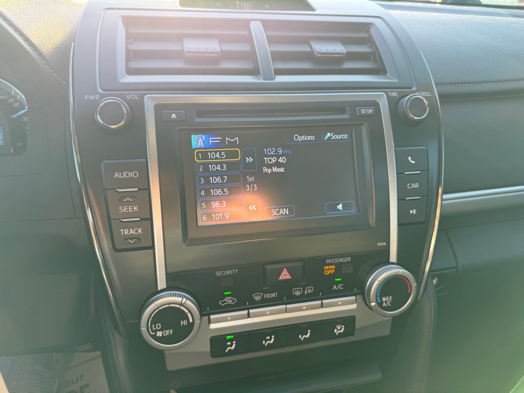 2013 Toyota Camry Image 12