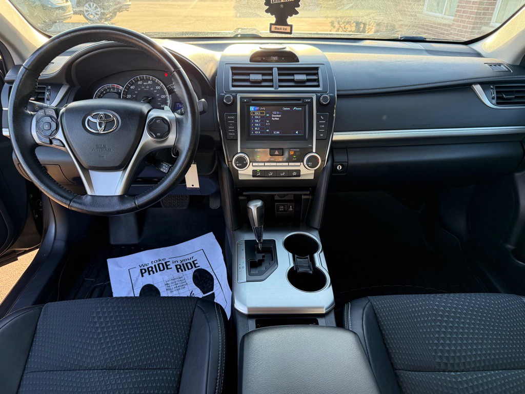 2013 Toyota Camry Image 18