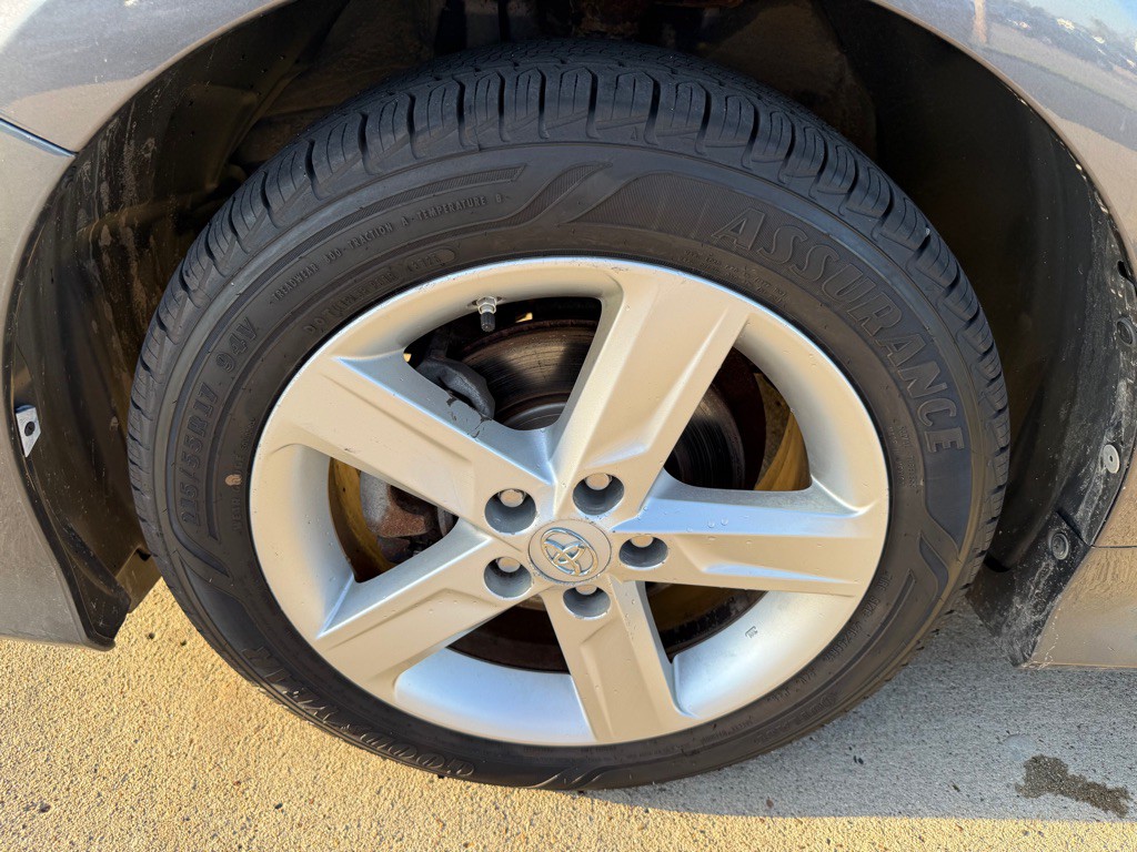 2013 Toyota Camry Image 20