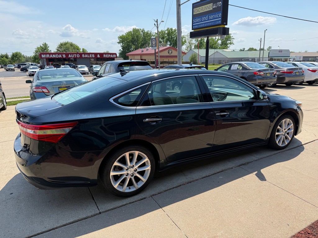 2015 Toyota Avalon Image 7