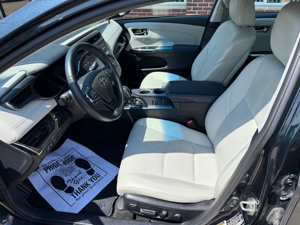 2015 Toyota Avalon Image 9