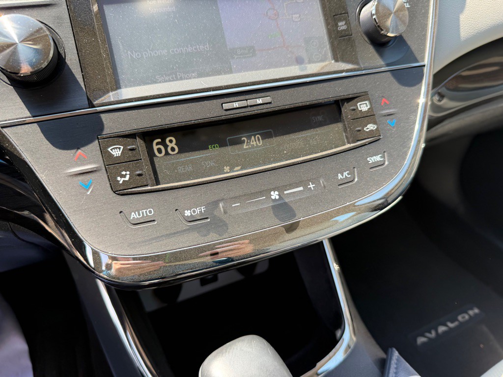 2015 Toyota Avalon Image 14