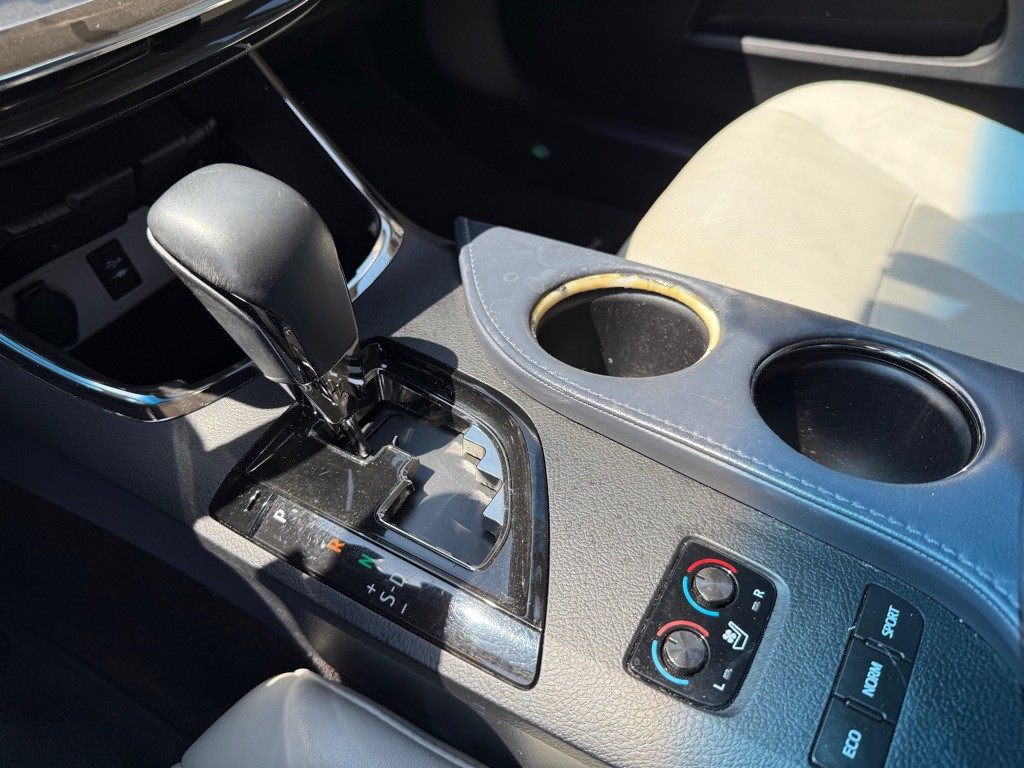 2015 Toyota Avalon Image 15