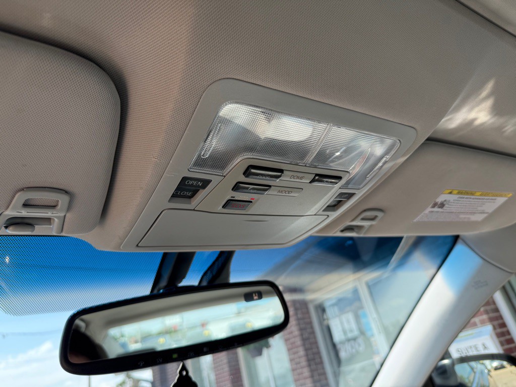 2015 Toyota Avalon Image 16
