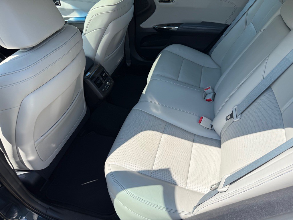 2015 Toyota Avalon Image 19
