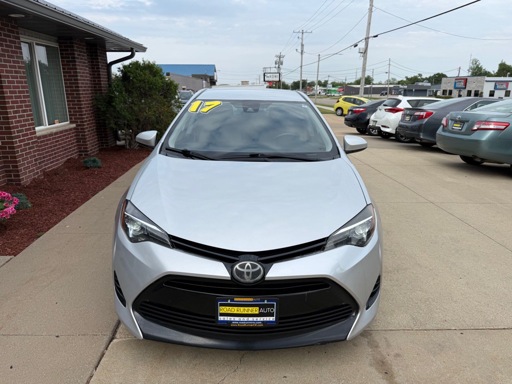 2017 Toyota Corolla Image 2