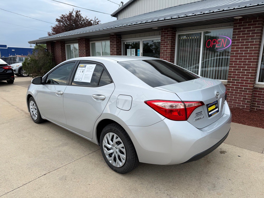 2017 Toyota Corolla Image 5
