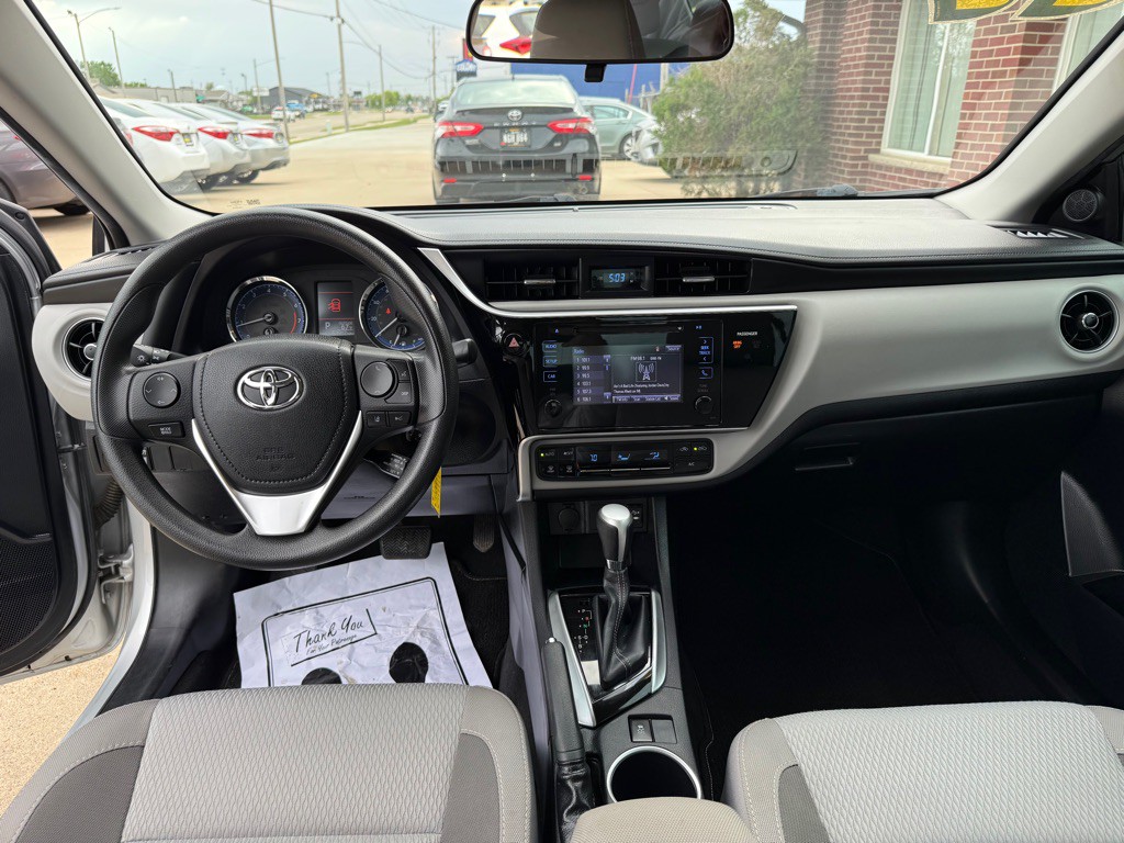 2017 Toyota Corolla Image 19
