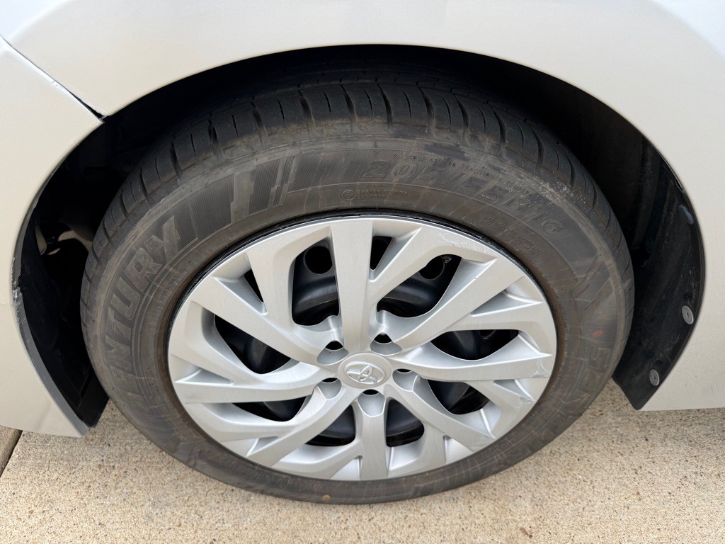 2017 Toyota Corolla Image 21