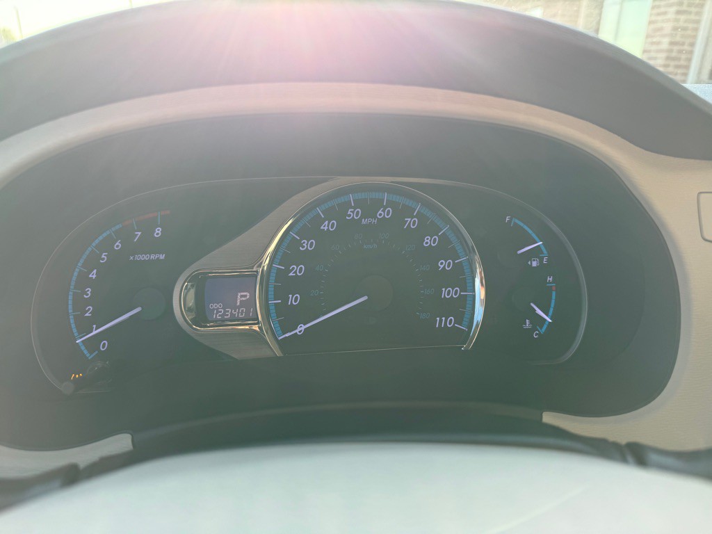 2011 Toyota Sienna Image 10