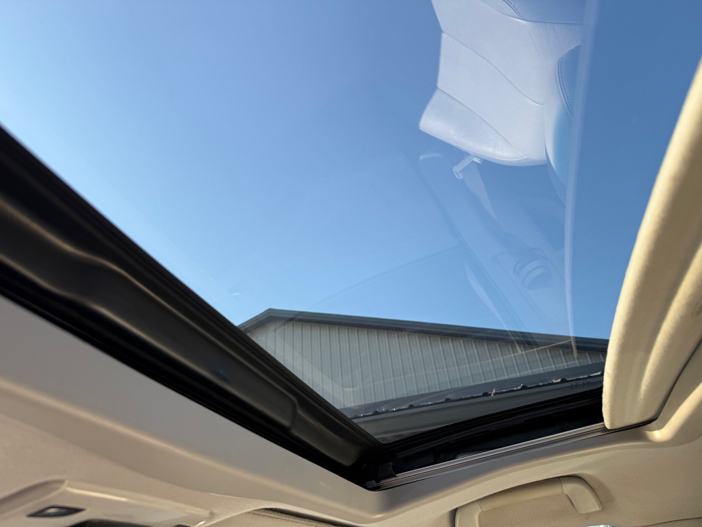 2011 Toyota Sienna Image 15