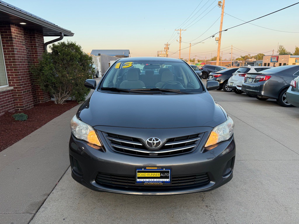 2013 Toyota Corolla Image 2