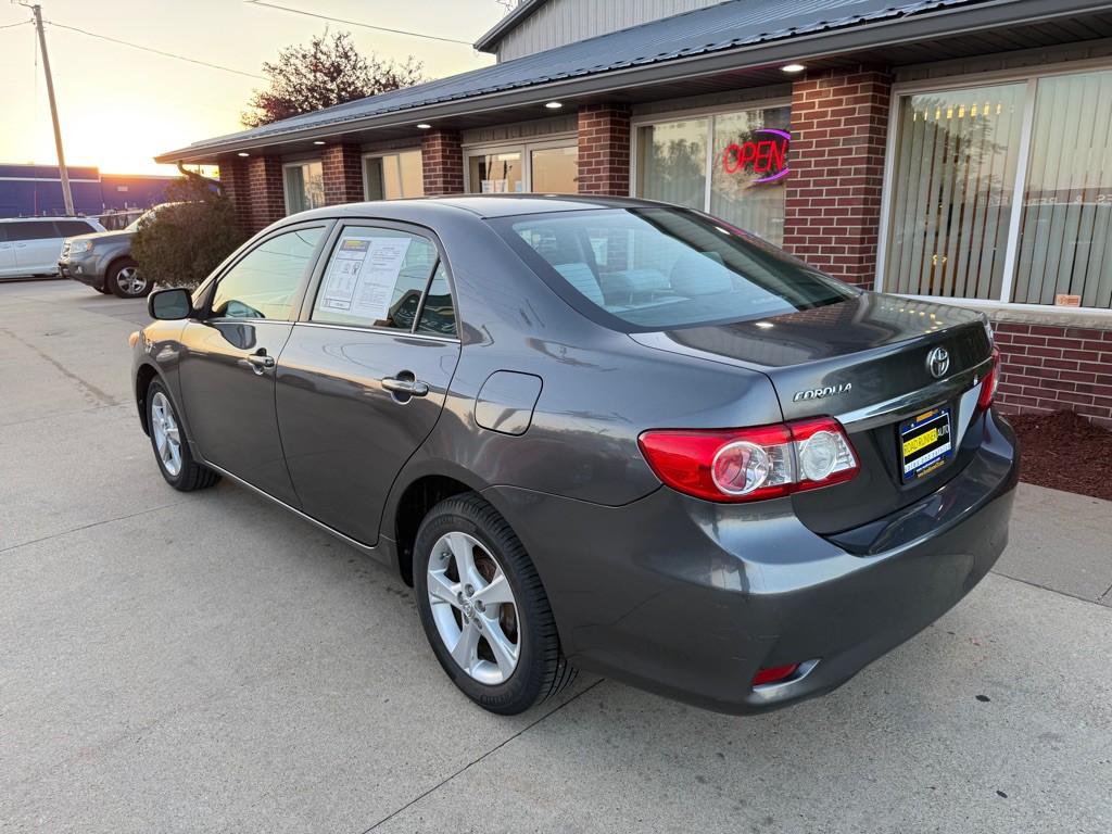 2013 Toyota Corolla Image 5