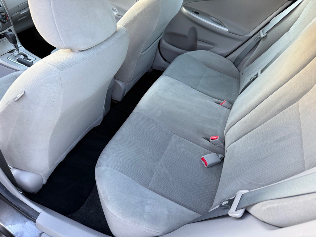 2013 Toyota Corolla Image 17
