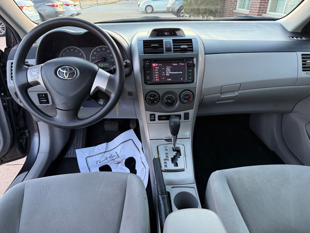 2013 Toyota Corolla Image 18