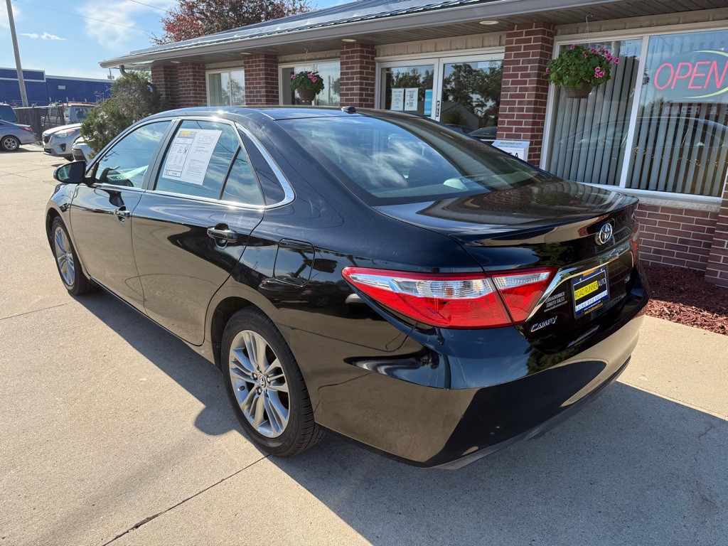2015 Toyota Camry Image 5