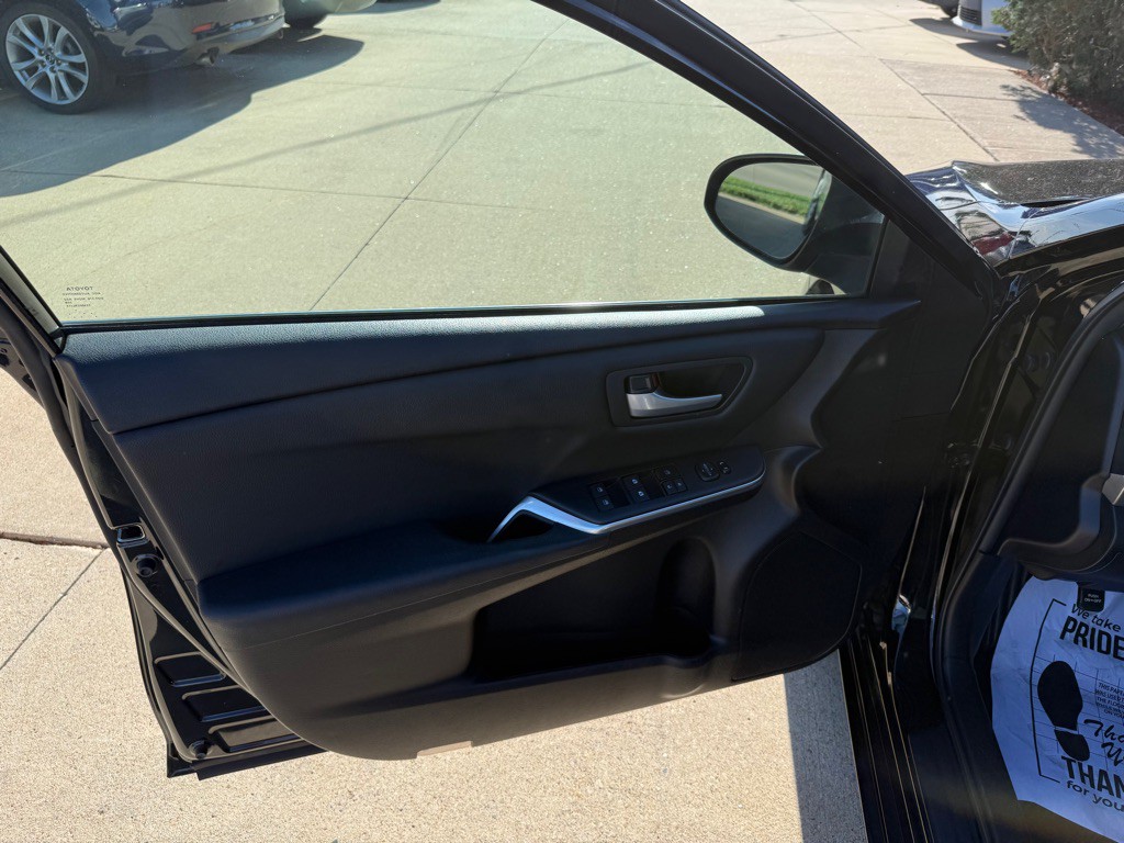 2015 Toyota Camry Image 8