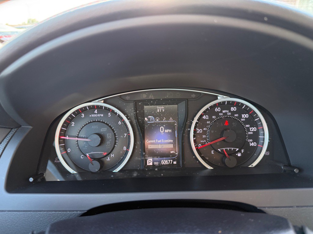 2015 Toyota Camry Image 11