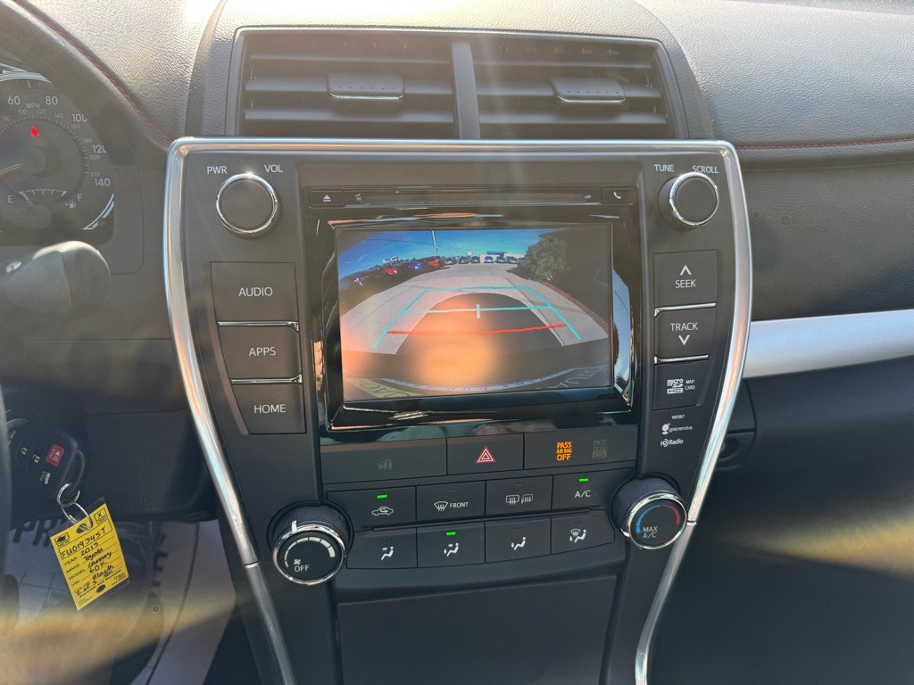 2015 Toyota Camry Image 13