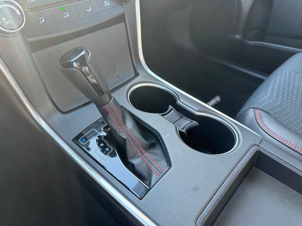 2015 Toyota Camry Image 14