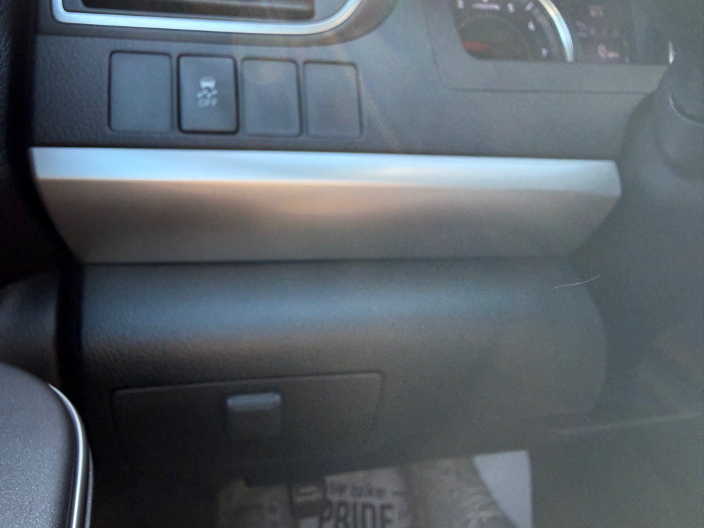2015 Toyota Camry Image 15