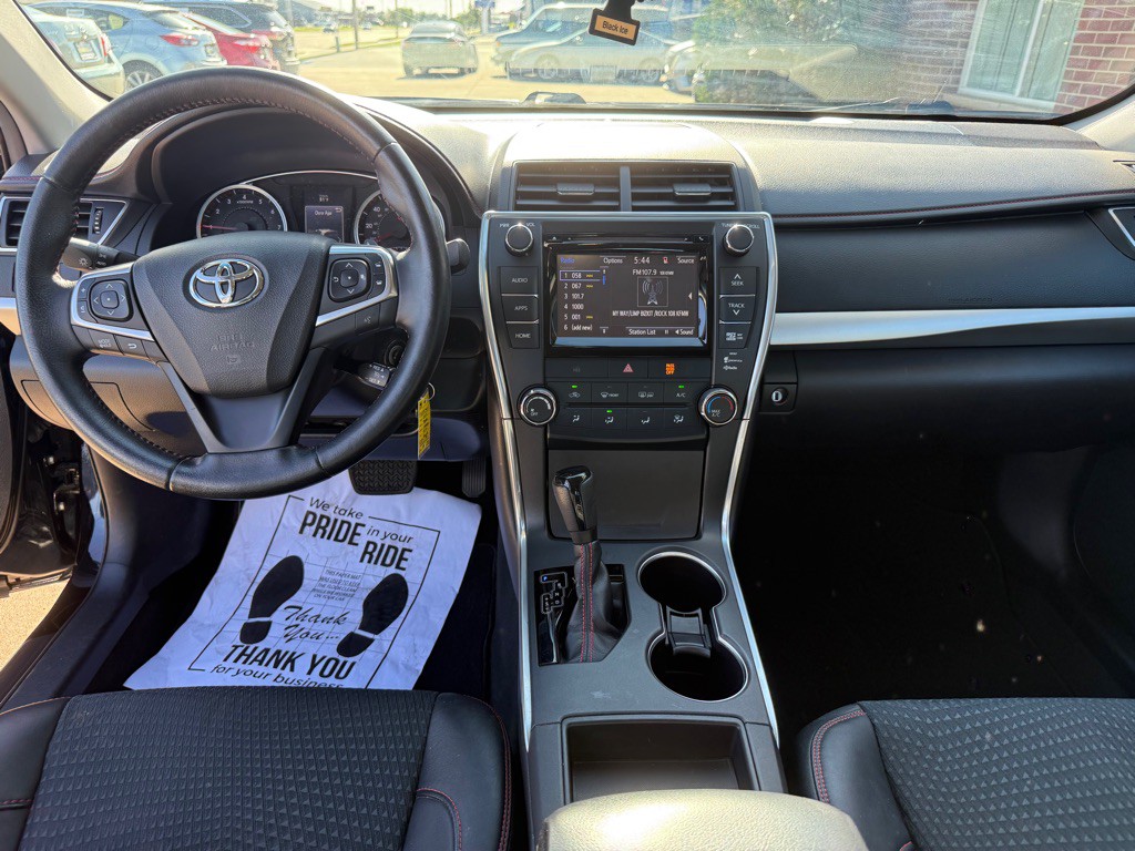 2015 Toyota Camry Image 18
