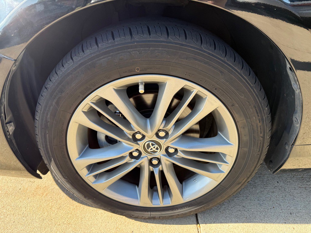 2015 Toyota Camry Image 20