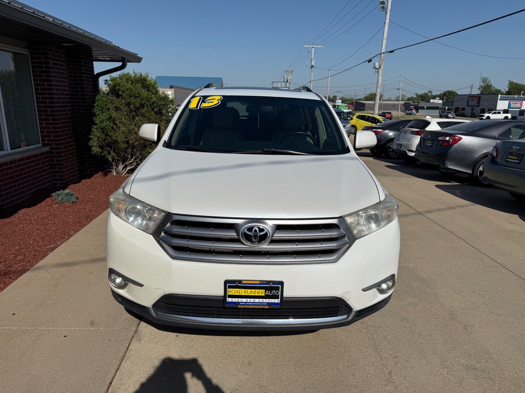 2013 Toyota Highlander Image 2