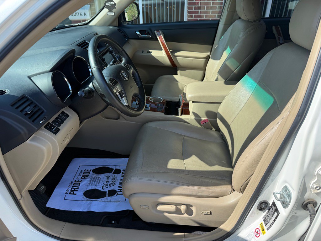 2013 Toyota Highlander Image 9