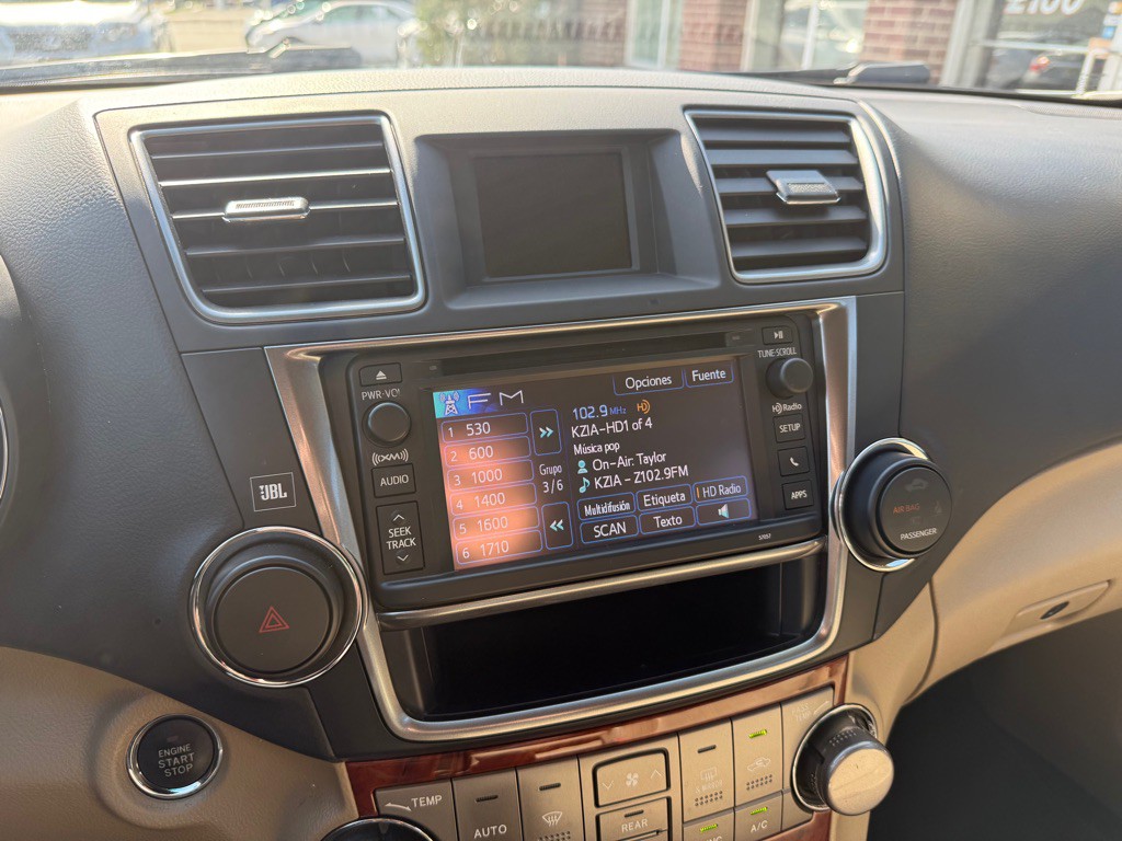 2013 Toyota Highlander Image 12