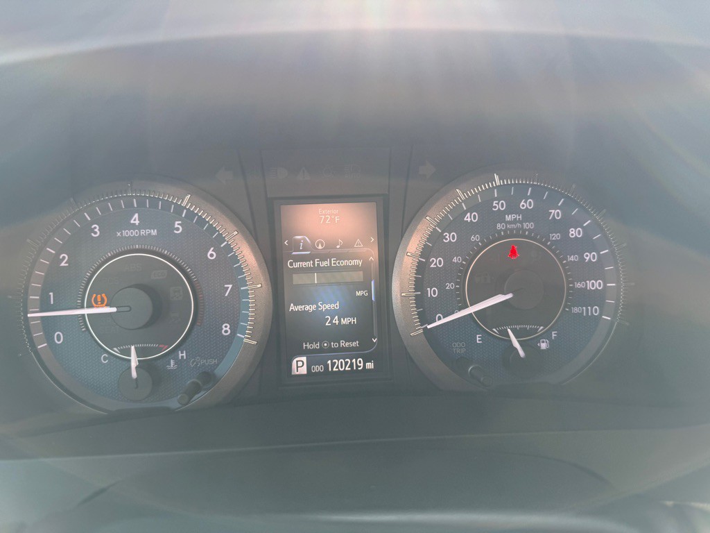 2016 Toyota Sienna Image 11