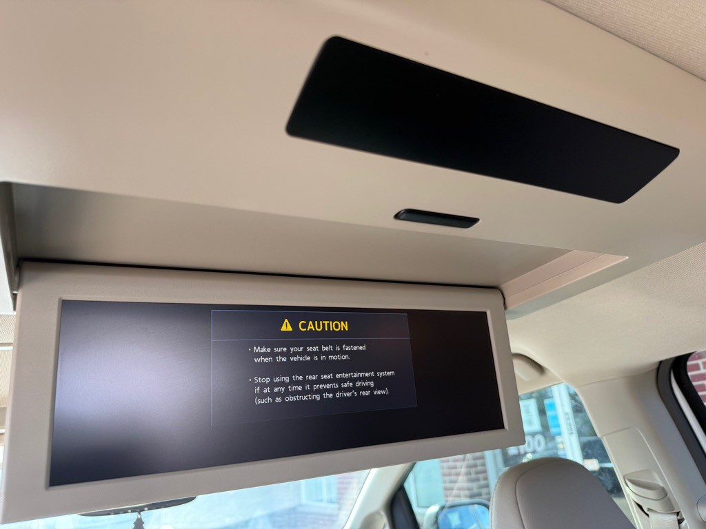 2016 Toyota Sienna Image 21