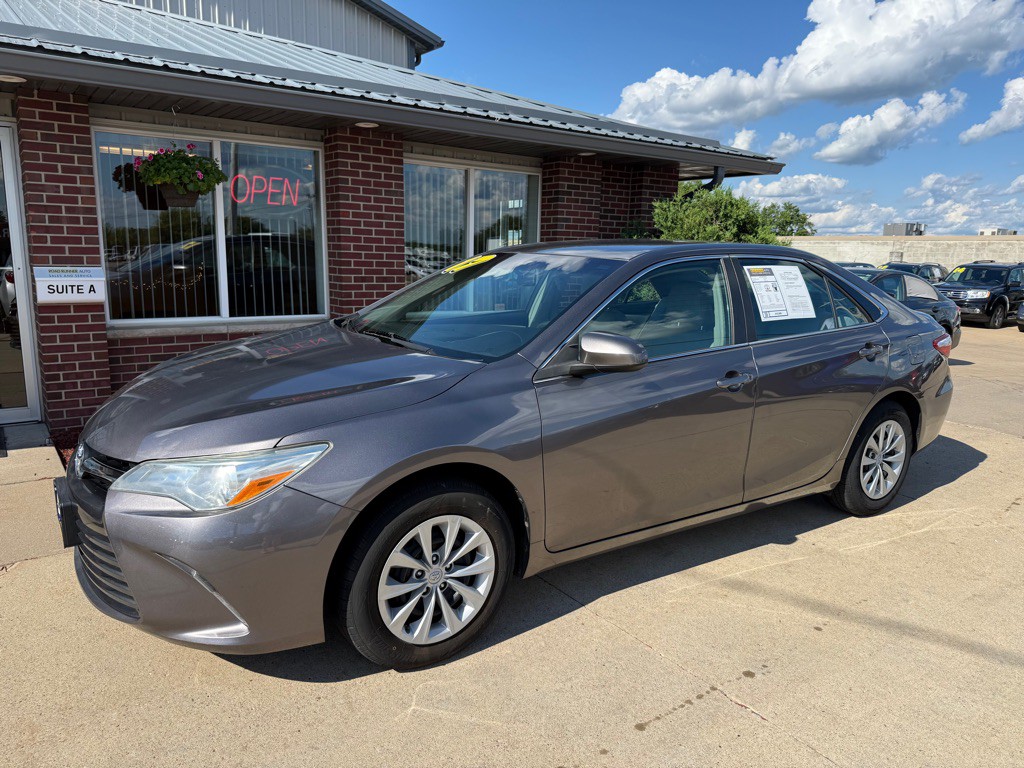 2017 Toyota Camry Image 3