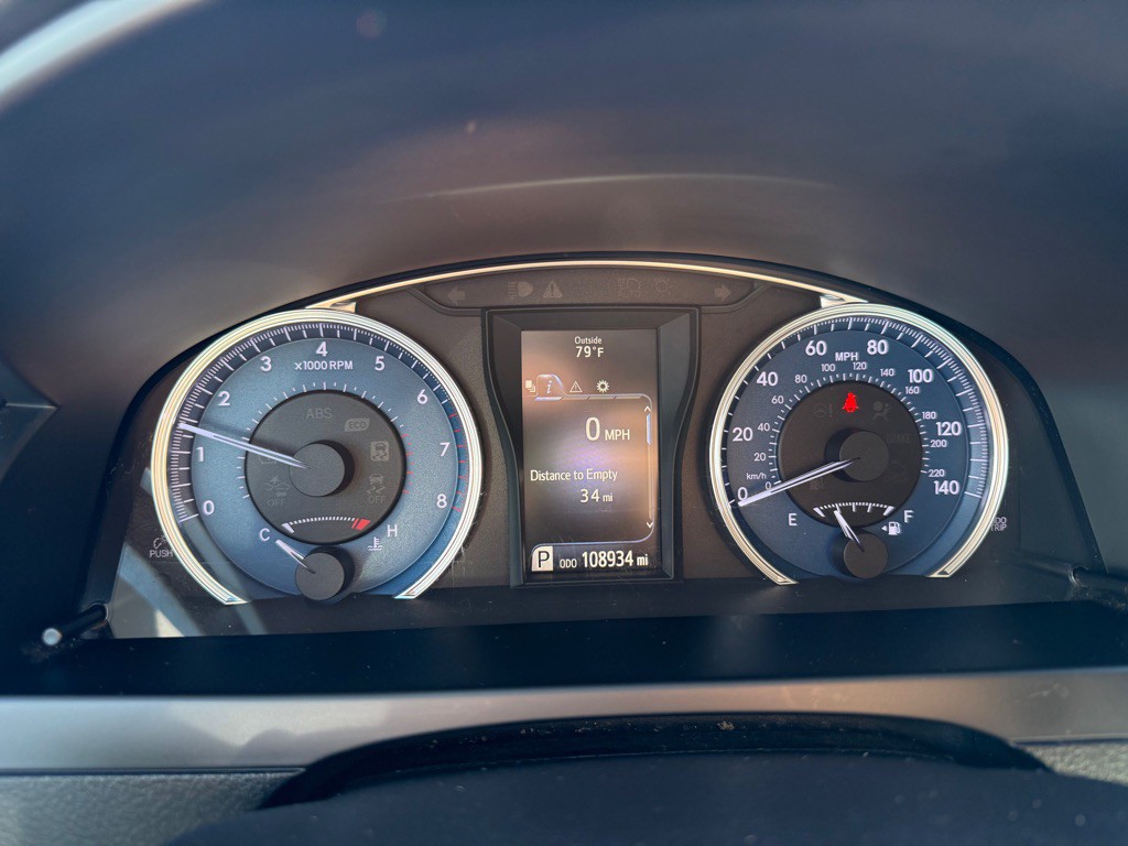 2017 Toyota Camry Image 11