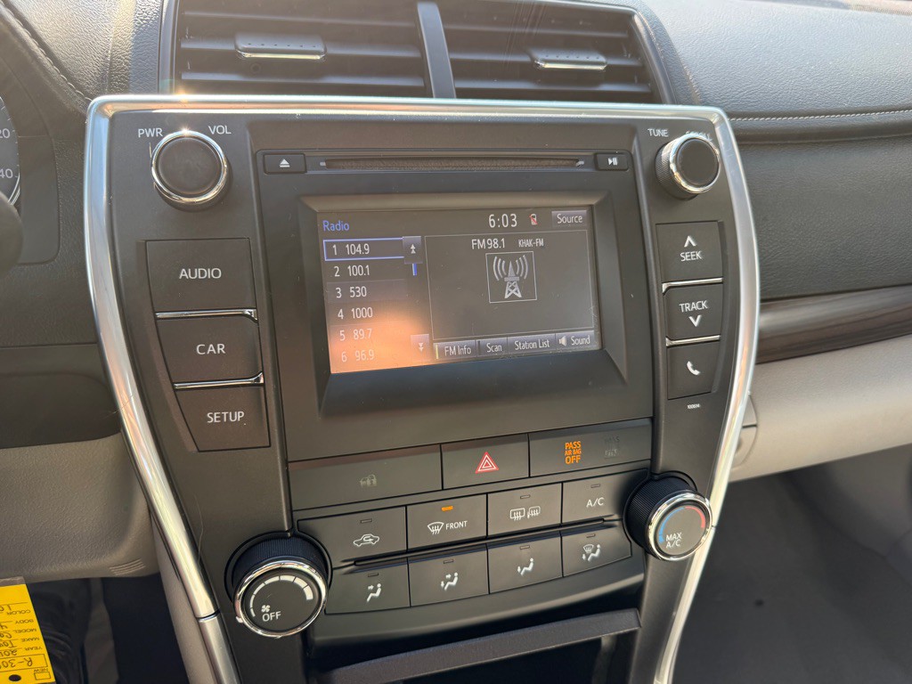 2017 Toyota Camry Image 12