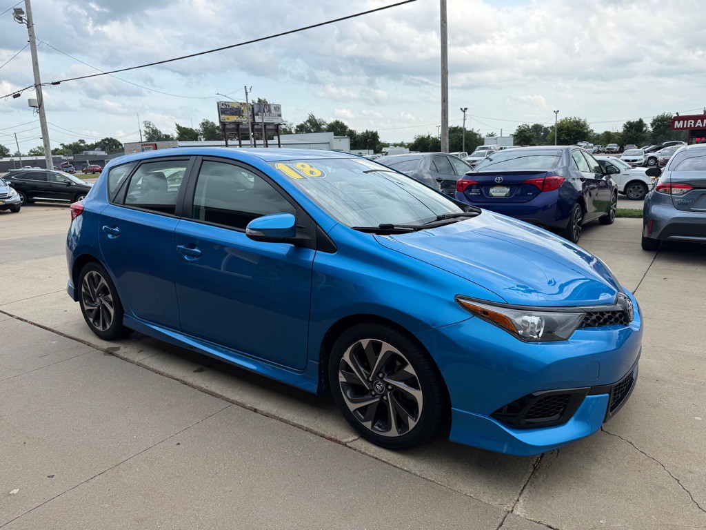 2018 Toyota Corolla Image 1
