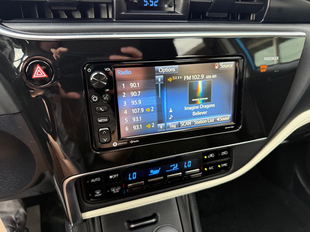2018 Toyota Corolla Image 12