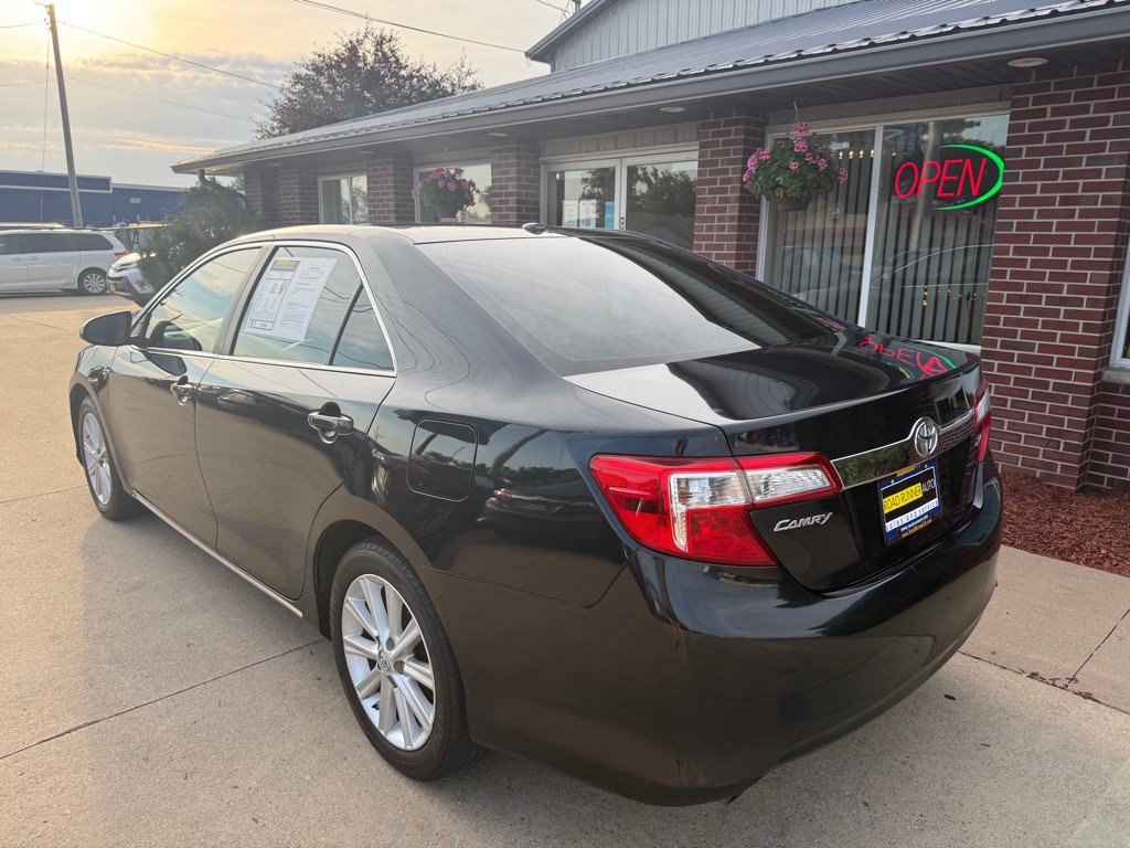 2013 Toyota Camry Image 5