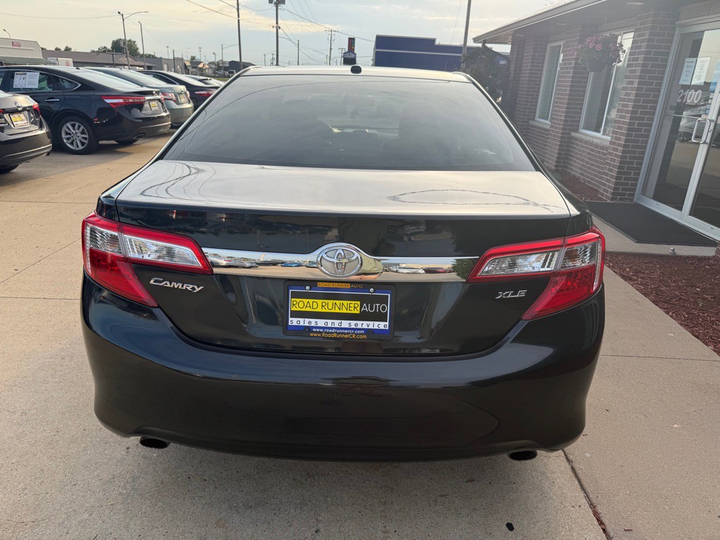 2013 Toyota Camry Image 6